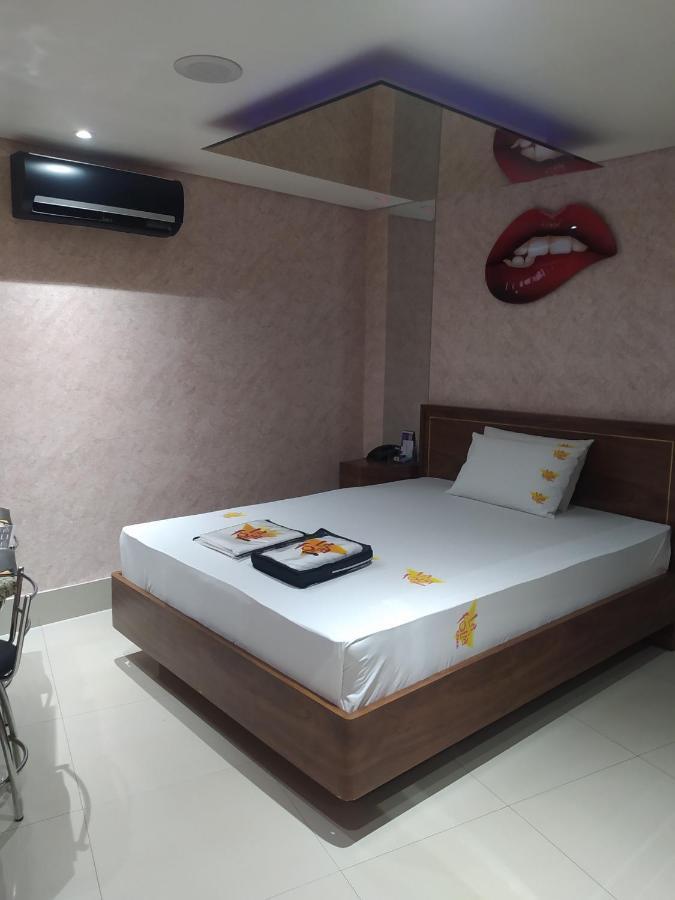 Motel La Folia Ribeirão Preto Dış mekan fotoğraf